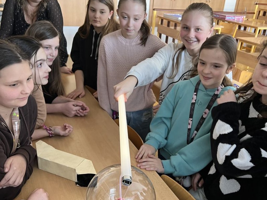 jak-pataci-na-nadrazni-zjistili-ze-uceni-muze-byt-i-traskave 6