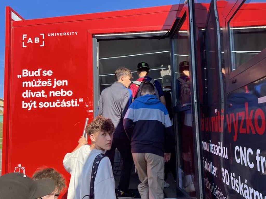 FabLab University kamion 2