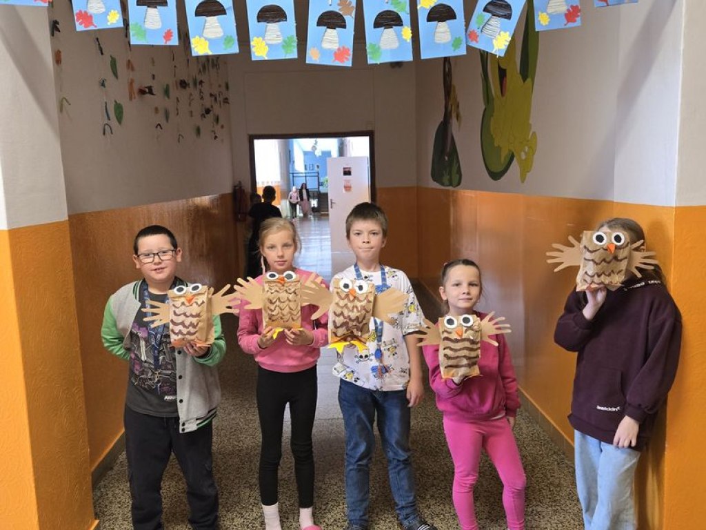 rijen-sovicky-z-papirovych-sacku 3