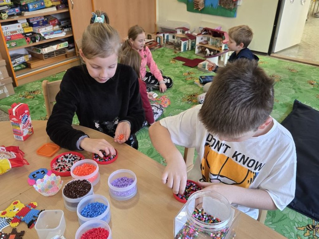 listopad-zazehlujeme-koralky 1