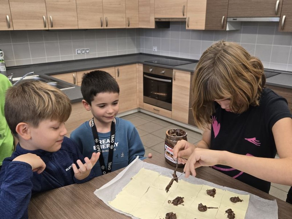 listopad-peceme-satecky-v-kuchynce 1