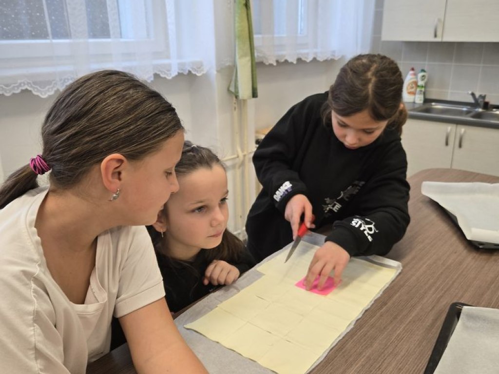 listopad-peceme-satecky-v-kuchynce 2